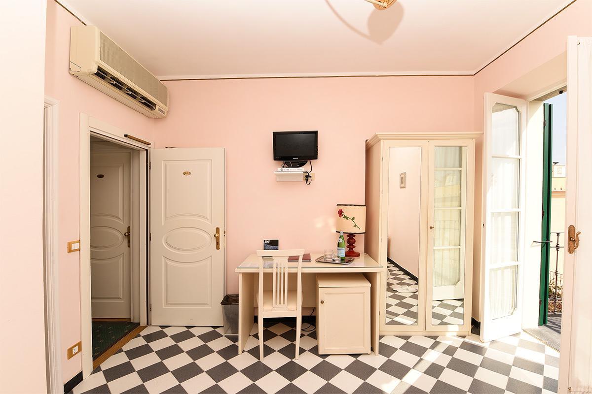 Hotel Splendid Mare Laigueglia Exterior photo